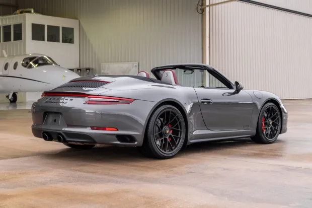 2018 911 Carrera 4 GTS Cabriolet photo 2
