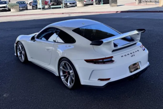 2018 911 GT3 photo 2